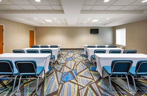 Gastonia Hotel | 2-Star Hotel ∙ Holiday Inn Express Charlotte West - Gastonia, an IHG Hotel