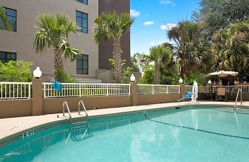 Charleston Hotel | 2-Star Hotel ∙ Best Western Patriots Point
