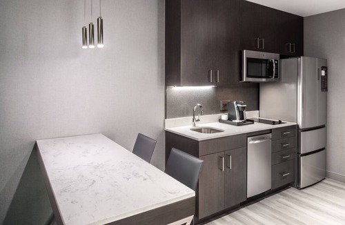Waltham Hotel | 2 Units | Stylish Stay w/Roomy Kitchenette Near Harvard University