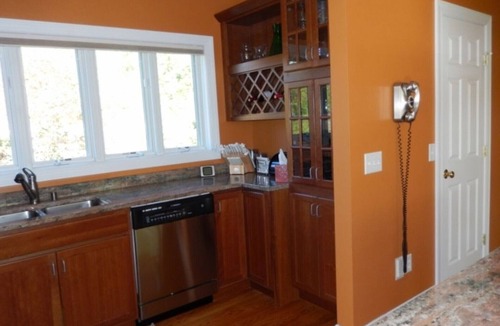 Ludlow House | 2026-27 dates available! Mountain biking or hiking the Green Mtn, or ski Okemo!
