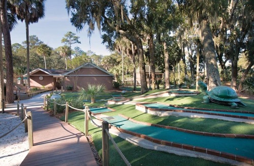 Ocean Ridge Condo | 2BR Coastal Retreat w/Balcony at Ocean Ridge
