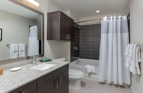 Civic District Resort | 2BR Deluxe at Club Wyndham Austin – Modern Suite Close to Music & Dining