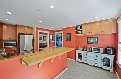 Foxboro House | 2BR Home Foxboro Cntr- 3.5mi to Gillette, walk to bars/food/shops/playgrounds