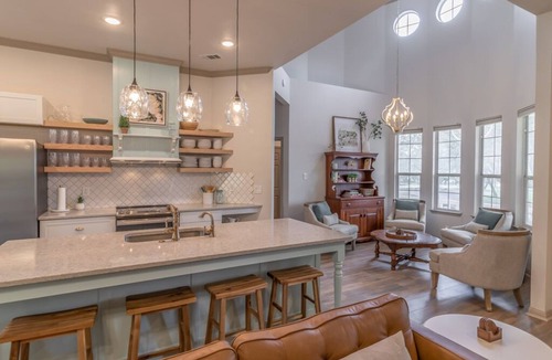 Spring Branch House | 3-Acre Hill Country Retreat w/Private Office Cabin & Fenced Yard