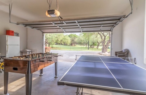 Spring Branch House | 3-Acre Hill Country Retreat w/Private Office Cabin & Fenced Yard
