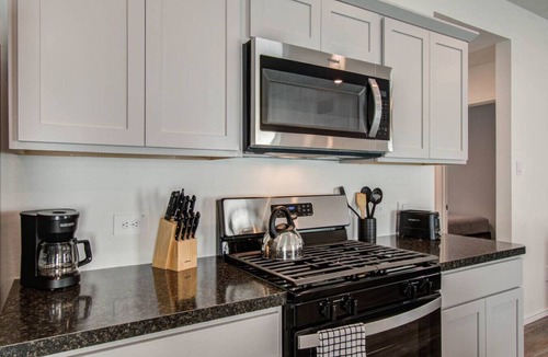 Spring House | 3 Bd/2 Ba Cozy Home 15 Min from IAH!