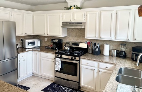 Barker House | 3 Bdr/2 Bth home between Katy and Houston close to HWY 10 and Green house