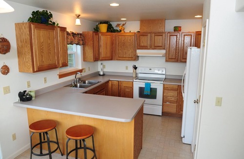 Kodiak House | 3 Bed 2.5 Bath House & Save 25 dollars a day on Car Rental July to Sept