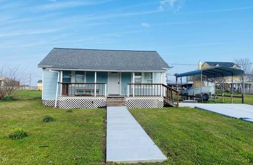 Galveston House | 3-bedroom house. Close to Ferry.Near Galveston.Short Drive to Beach