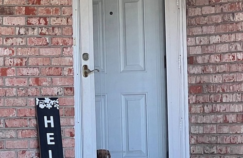 Pasadena House | 3-bedroom house in gorgeous Pasadena with cool AC breeze