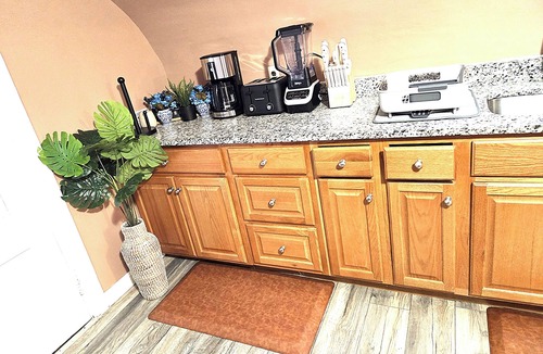 Stoughton Apartment | 3-bedroom Luxury Loft Family-Friendly Home + Free Parking - 9 Guests