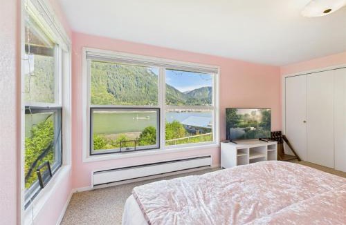 West Juneau House | 3-Bedroom Oceanview Home Near Downtown Juneau