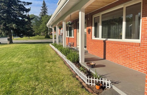 University Area House | 3 Bedroom-Queen Beds-UMed-Stunning Mountain Views-Trails to lakes