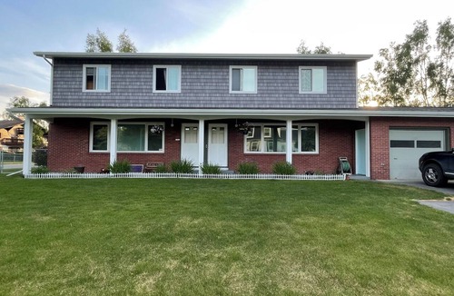 University Area House | 3 Bedroom-Queen Beds-UMed-Stunning Mountain Views-Trails to lakes