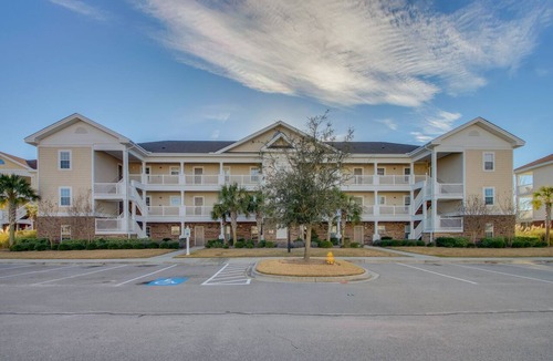 North Myrtle Beach Condo | 3 BR 2 BA Resort Villa 1st Floor pet-friendly no stairs, on the golf course