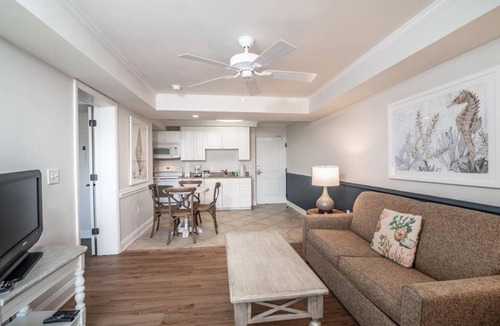 Litchfield by the Sea Hotel | 3 Coastal Resort Suites w/Full Kitchen + Bike Trails near Litchfield Beach