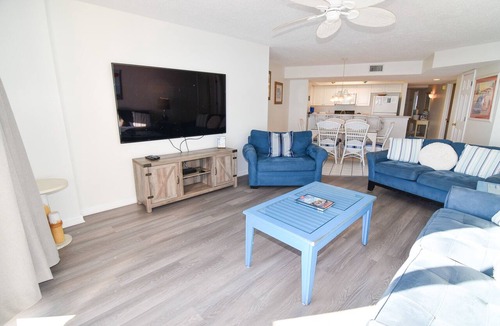 Ocean Drive Condo | 30% off 3-7 nights thru Aug. Ocean Drive. 4BR 3BA OF condo. 3 night min.