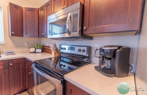 Meadow Lakes House | 3bd Quiet/Private Home w/Kitchen & Laundry!