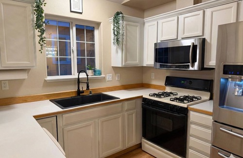 Sand Lake House | 3BR Anchorage House Near Airport Quiet Neighborhood Work-Friendly