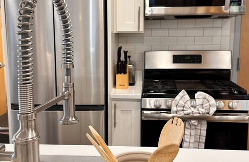 Downtown Apartment | 3BR Downtown Providence Family Home, Walk to Riverwalk