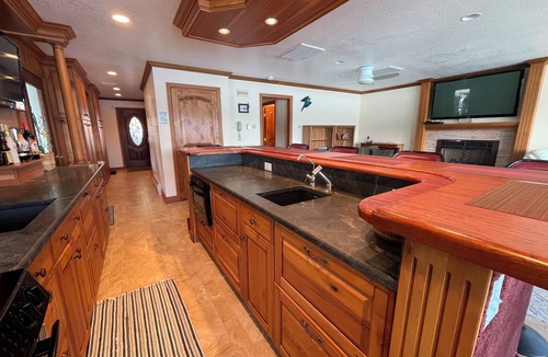 Shutesbury House | 3br Lakefront Oasis in Shutesbury with central air and 180-deg views!