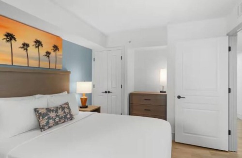 Myrtle Beach Hotel | 4 Beachside Retreat Near Broadway at the Beach | 3 Bedroom Condo Unit w/Balcony