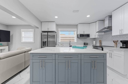 West Bradenton House | 4 Ensuites Pool 4 Parking Outdoor dining and grill