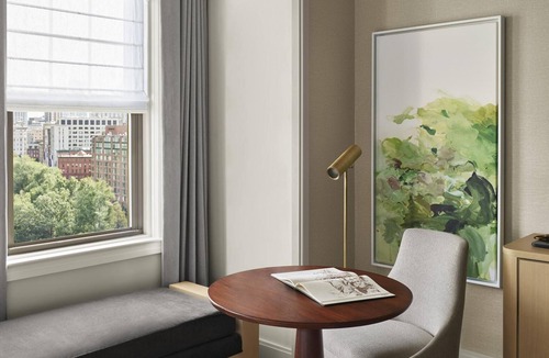 Back Bay East Hotel | 4 Park View 2 Queen Beds at The Newbury Boston!