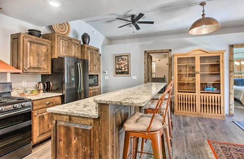 Red River House | 4 Units in Red River: Mtn Views, Steps to Main St