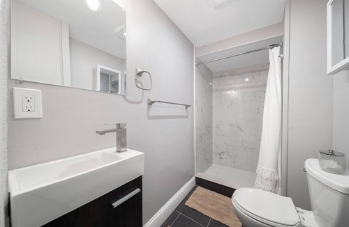 Columbus Park - Andrew Square Apartment | 4BR/1BTH Easy Commute South Boston Apartment