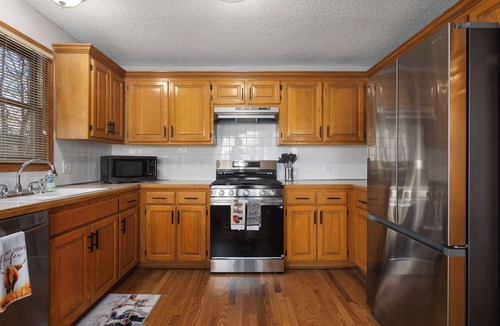Olathe House | 4BR Home with 5 King Beds, Game Room