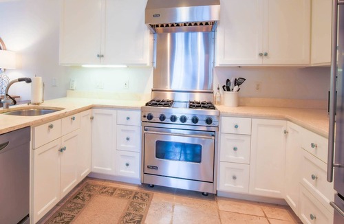 Isle of Palms House | 5 Min. Walk to Beach! Happy & Playful Beach Retreat w/Renovated, Top of the Line Kitchen & Sunroom