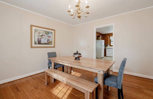 Forest Acres House | 5 mins to Fort Jackson - The Wooded Hilltop Ranch