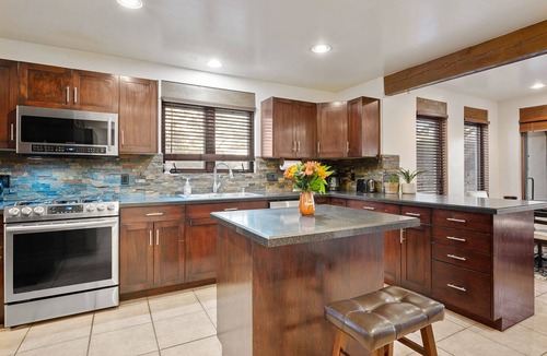 Santa Fe House | 5bd, 3.5bath home - family & pet friendly, 11 min to downtown area, fireplaces