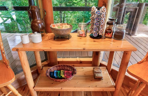 Robbinsville Cabin | 5BR Cabin on Fontana Lake | Dock, Hot Tub, Game Rm