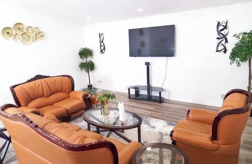 Hillandale House | 5BR Silver Spring Retreat Near DC w/Kings