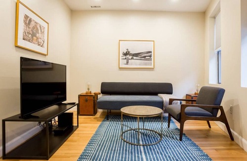 North End Apartment | 5min walk to 70+ restaurants! Waterfront park, Freedom Trail Aquarium all within walking distance