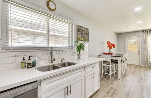 Friendswood Cottage | 6 Mi to Clear Lake: Family Home w/Patio & Yard