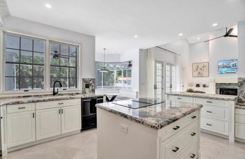 Hollywood Lakes House | 6BR Elegant Hollywood Lakes Mansion with Pool & Spa