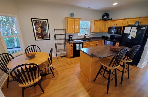 Saint Helena Island House | 8 Davis Love - Larger Living Area Than Most