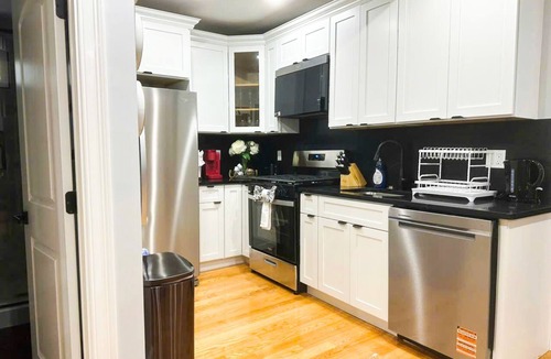 Fields Corner West Apartment | 85b Spacious 3-bedroom apartment in delightful Boston