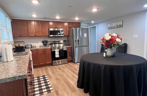 Chesnee Cabin | 88-acre w/Lodge, pavilion, and lake in SC! Sit back and relax at VSL!