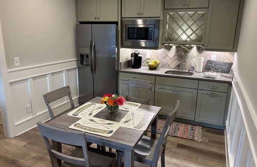 Eatonton House | A Perfect Sunset Cottage on Lake Oconee!