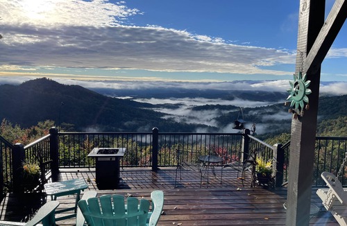 Purlear Cabin | A Private Mountain Retreat with Stunning Views, Cozy Spaces, and Rustic Elegance
