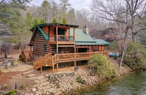 Dial House | A River Runs Through It - River front | Hot Tub | Pool Table | Fire pit
