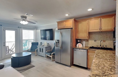 Galveston Condo | A Sunny Seahorse by Ryson Vacation Rentals
