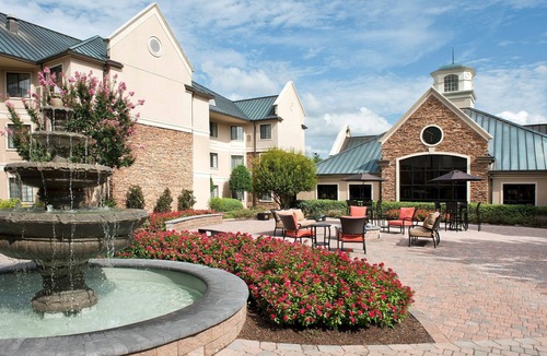 Ballantyne Apartment | Accessible 1BR w/Tub | Free Breakfast & Pool