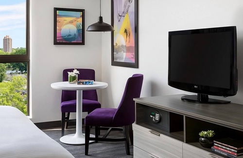 Lower Allston Hotel | Adventure Awaits! Stylish 2 Queen Beds, Near Attractions