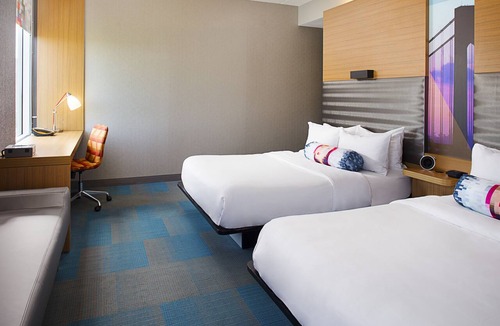 Primos Secane Hotel | Aloft by Marriott Philadelphia Airport