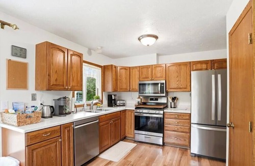 Abbott Loop House | Amazing 4-bedroom house in Anchorage perfect for your next getaway.